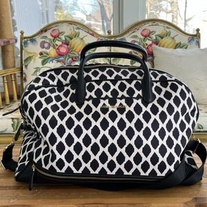 Vera Bradley Trimmed Travel Bag in Ikat Spots (EUC!)